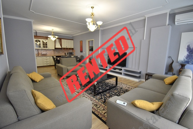 Apartament me qera ne rrugen Faik Konica ne Tirane.

Ndodhet ne katin e 11-te nje pallati te ri, s